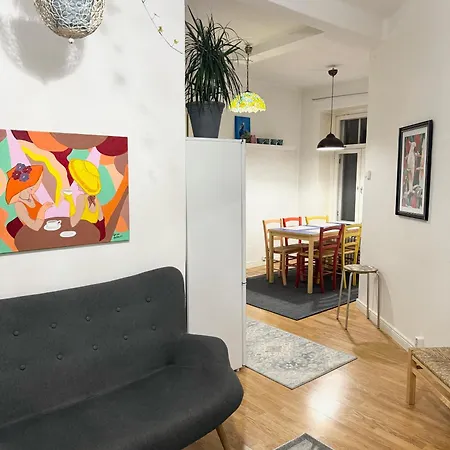 Apartment Kallio-3 Spacious And Fun In Center