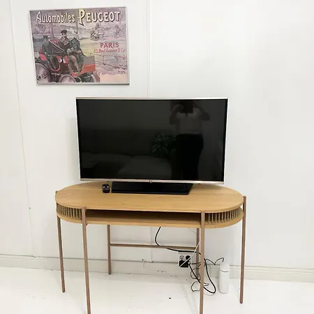 Hhh Spacious, Big In Center In Kallio *